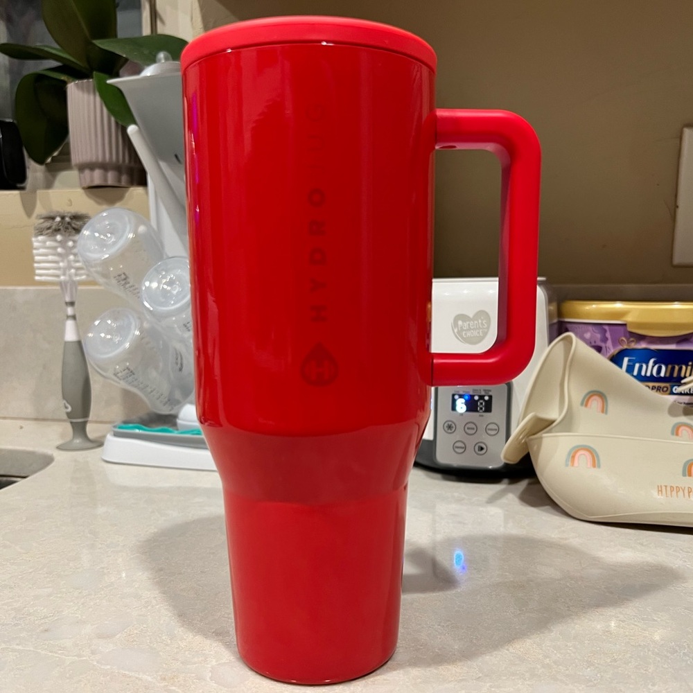 ❤️New Red Shine Hydrojug 32oz.